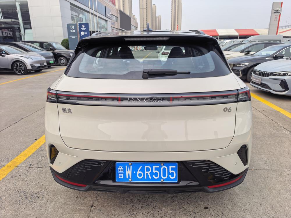 Lynk & Co Lynk & Co 06