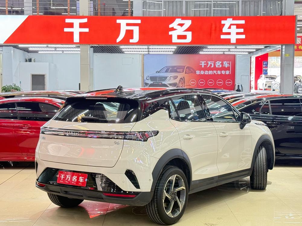 Lynk & Co Lynk & Co 06