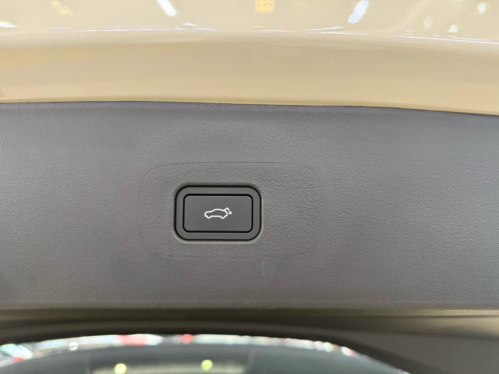 Lynk & Co Lynk & Co 06
