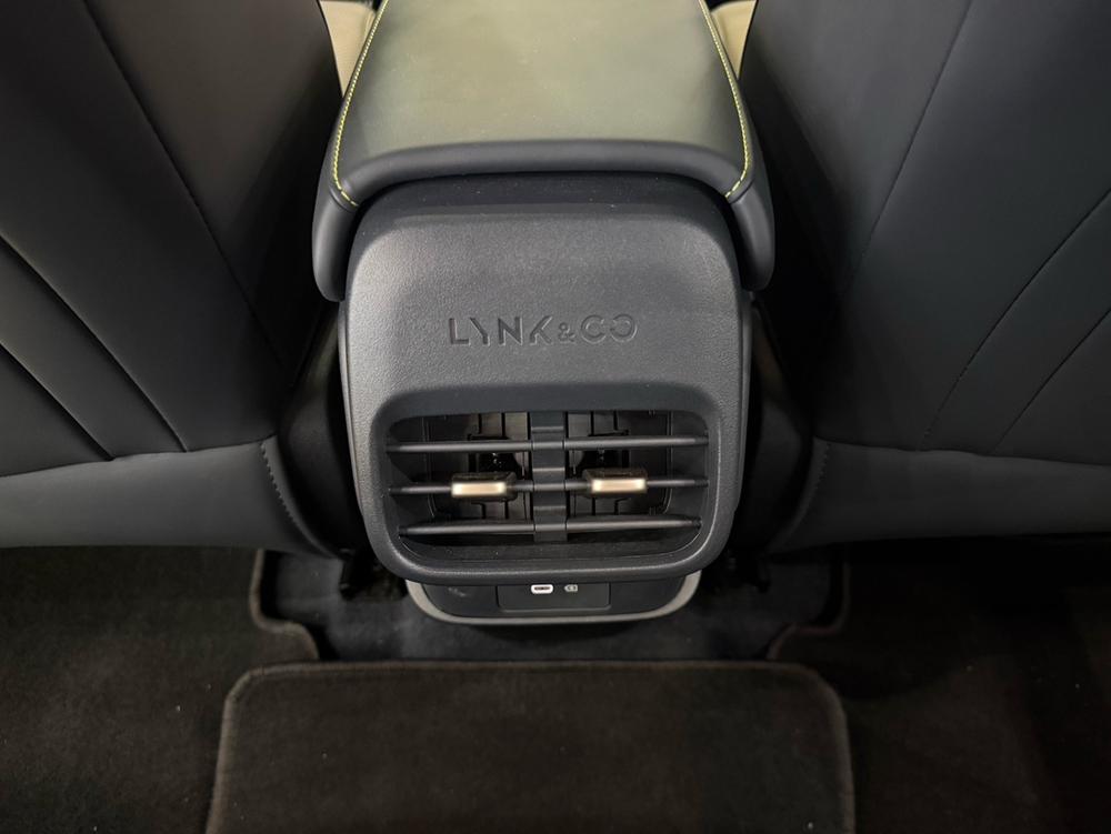 Lynk & Co Lynk & Co 06