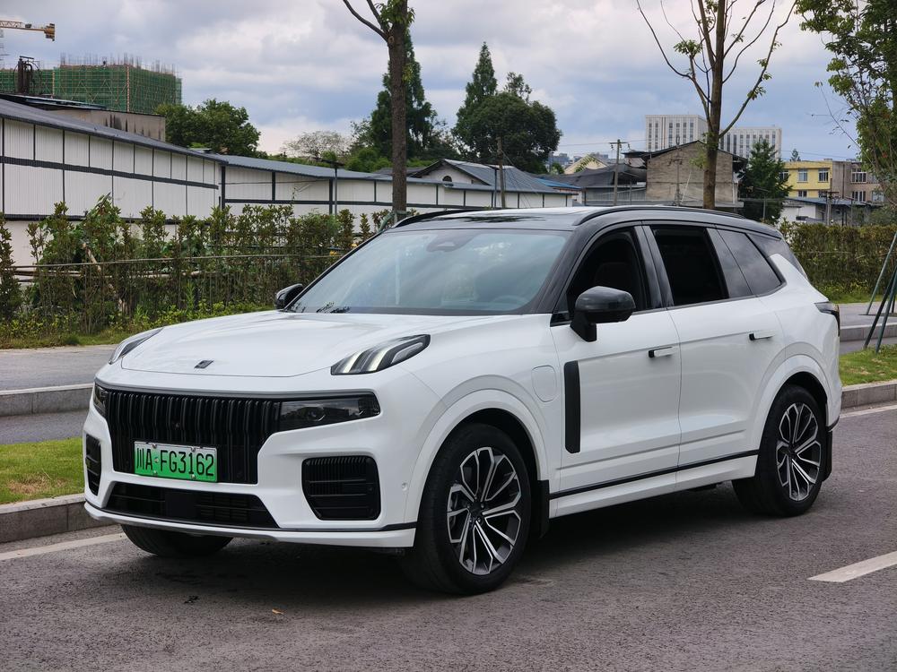 Lynk & Co Lynk & Co 09 EM-P