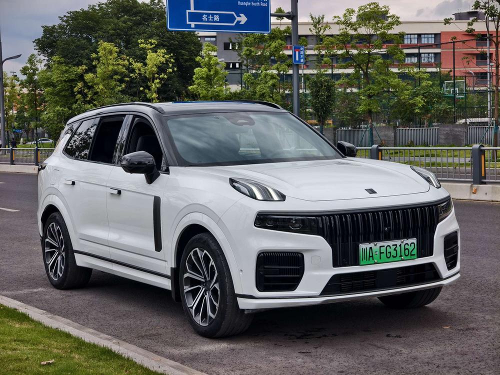 Lynk & Co Lynk & Co 09 EM-P