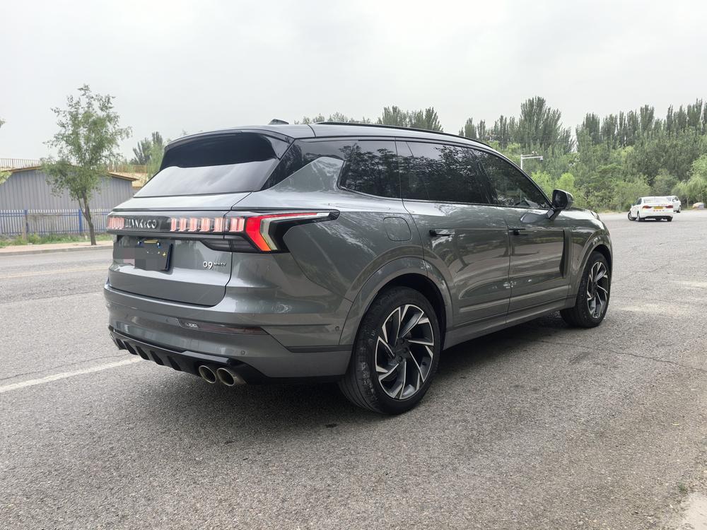 Lynk & Co Lynk & Co 09
