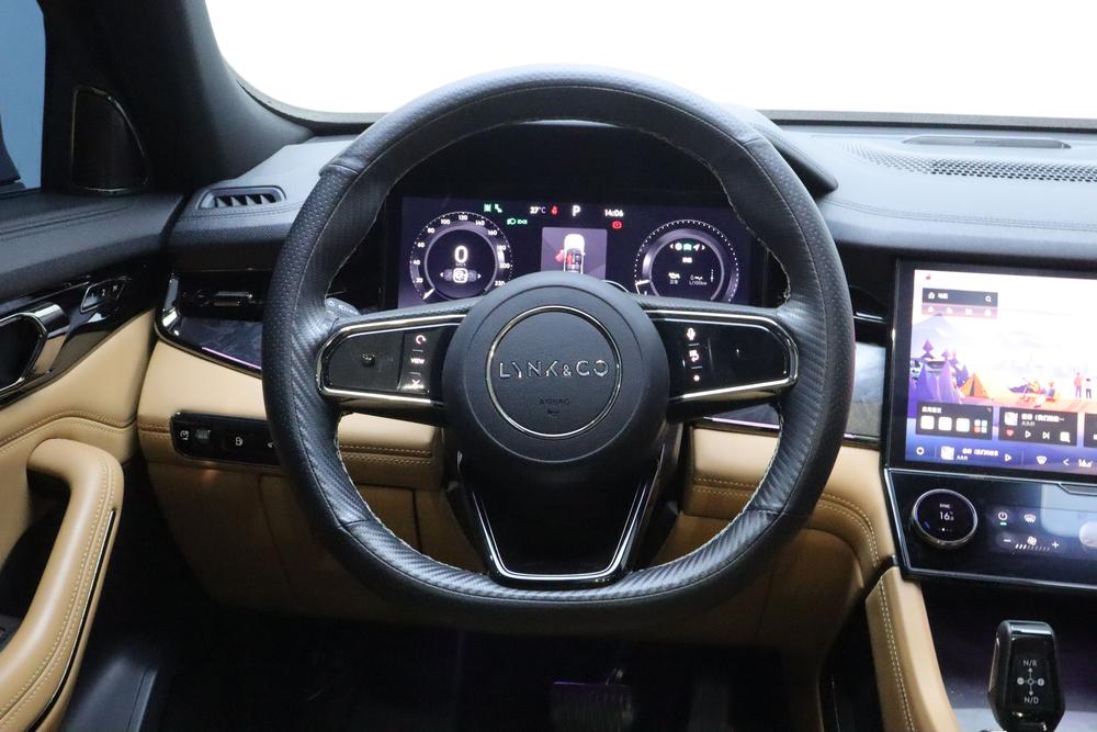 Lynk & Co Lynk & Co 09
