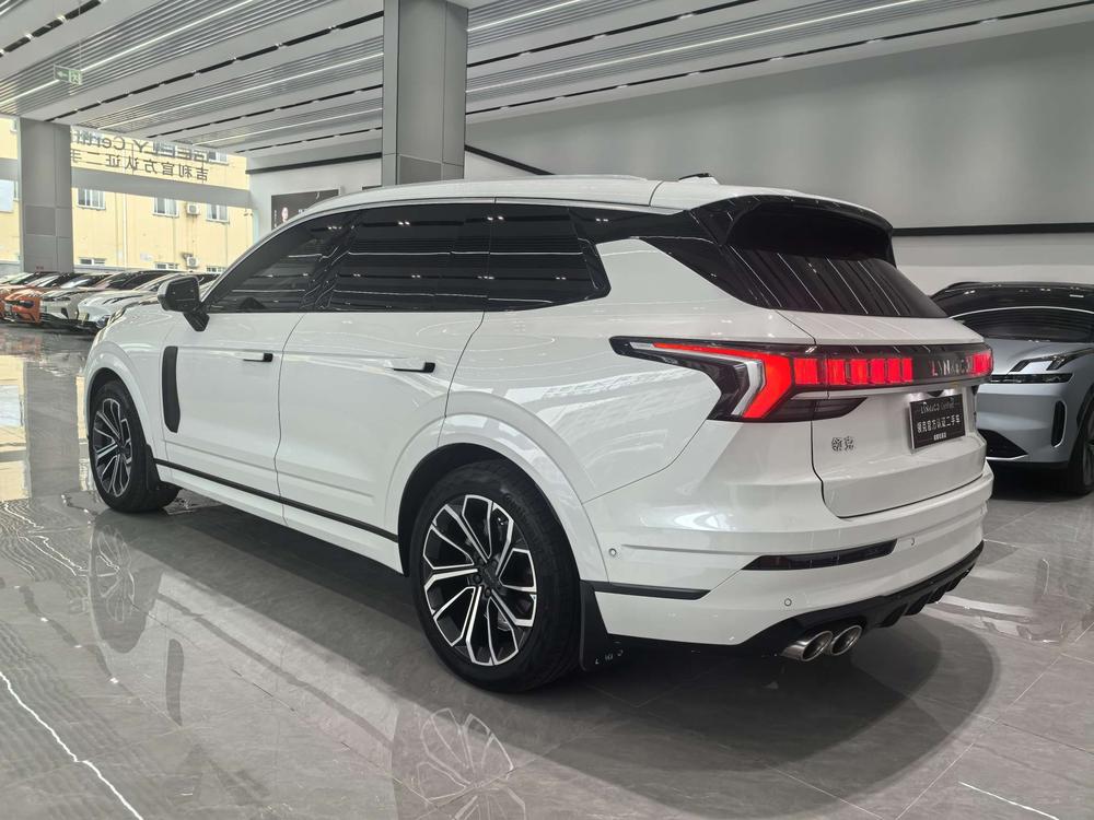 Lynk & Co Lynk & Co 09