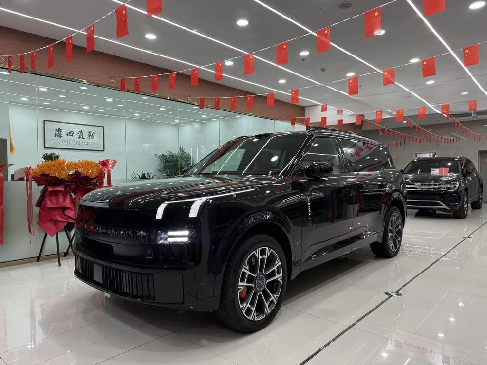 Lynk & Co Lynk & Co 900