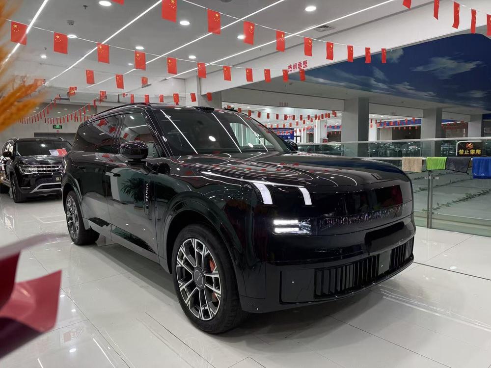 Lynk & Co Lynk & Co 900