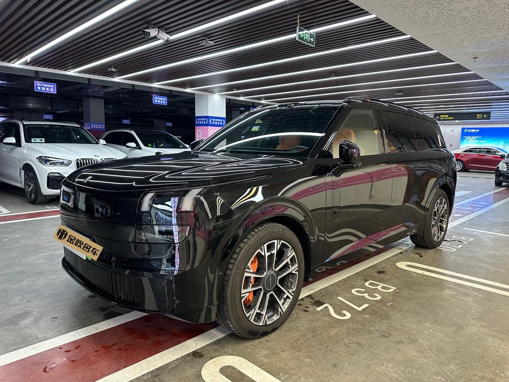 Lynk & Co Lynk & Co 900