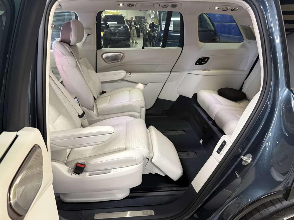 Lynk & Co Lynk & Co 900