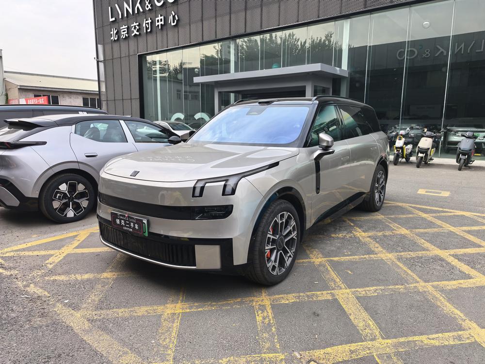 Lynk & Co Lynk & Co 900