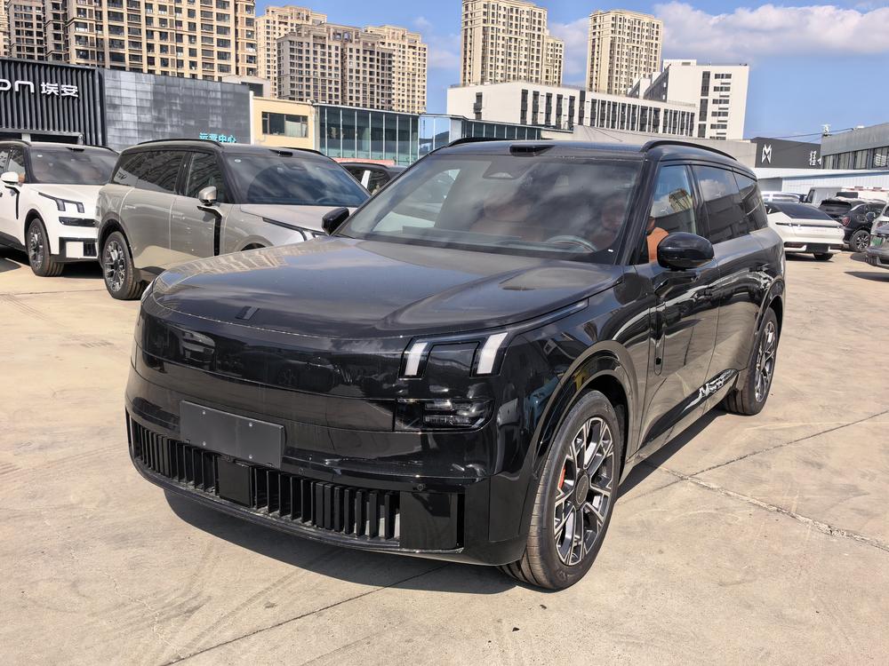 Lynk & Co Lynk & Co 900