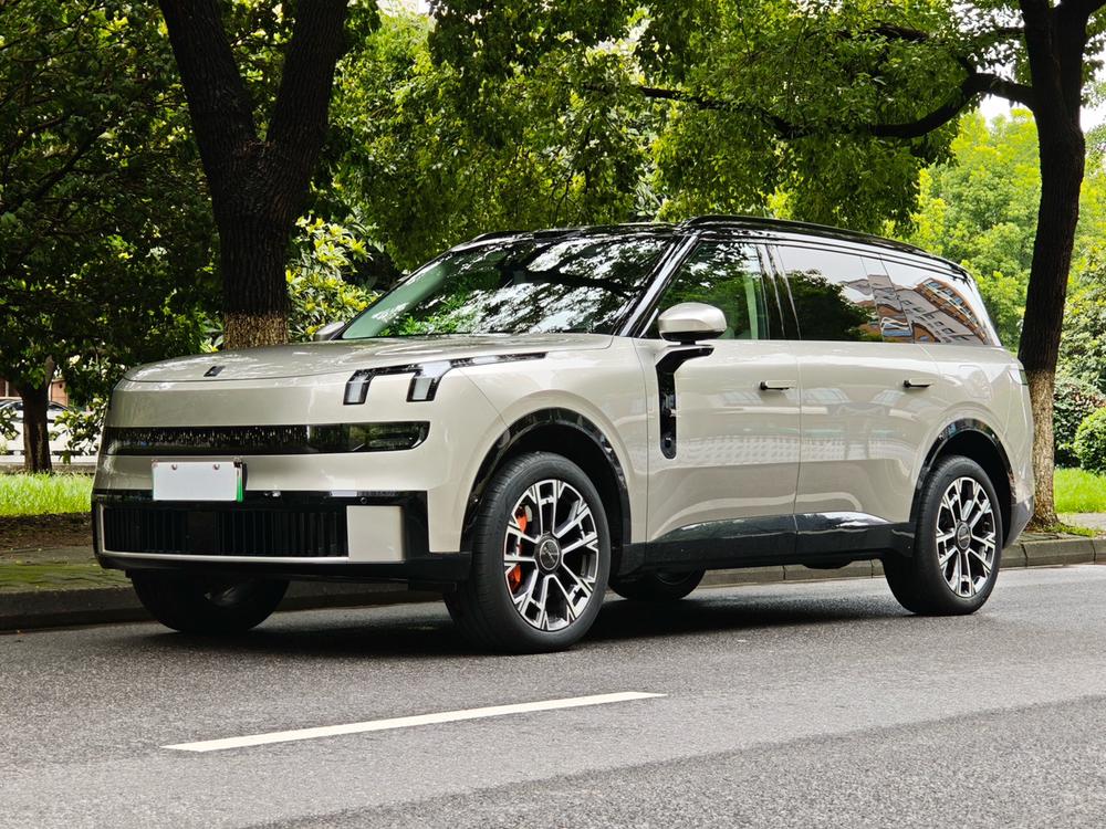 Lynk & Co Lynk & Co 900