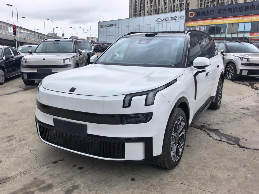 Lynk & Co Lynk & Co 900