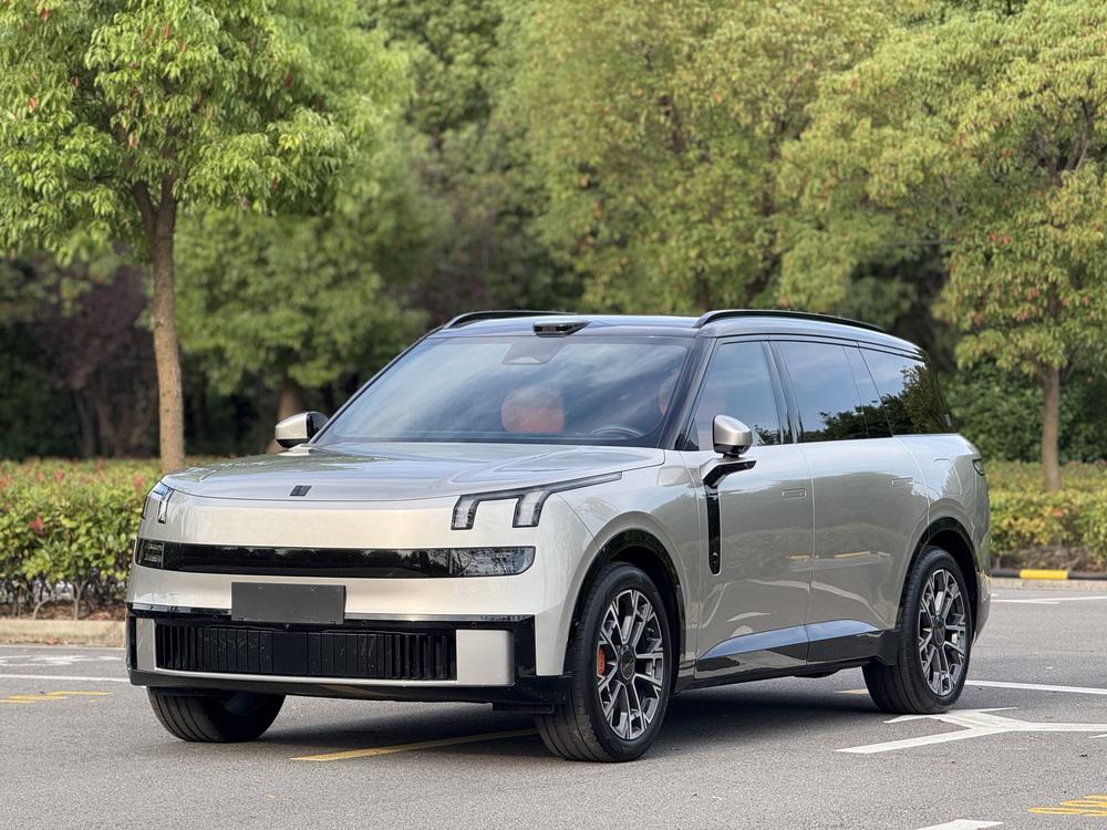 Lynk & Co Lynk & Co 900