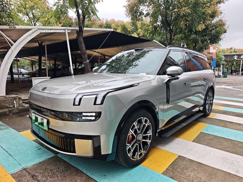 Lynk & Co Lynk & Co 900