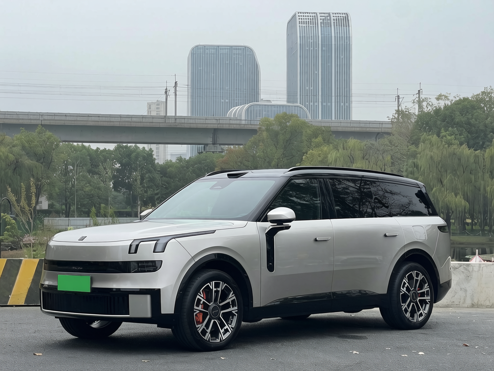 Lynk & Co Lynk & Co 900