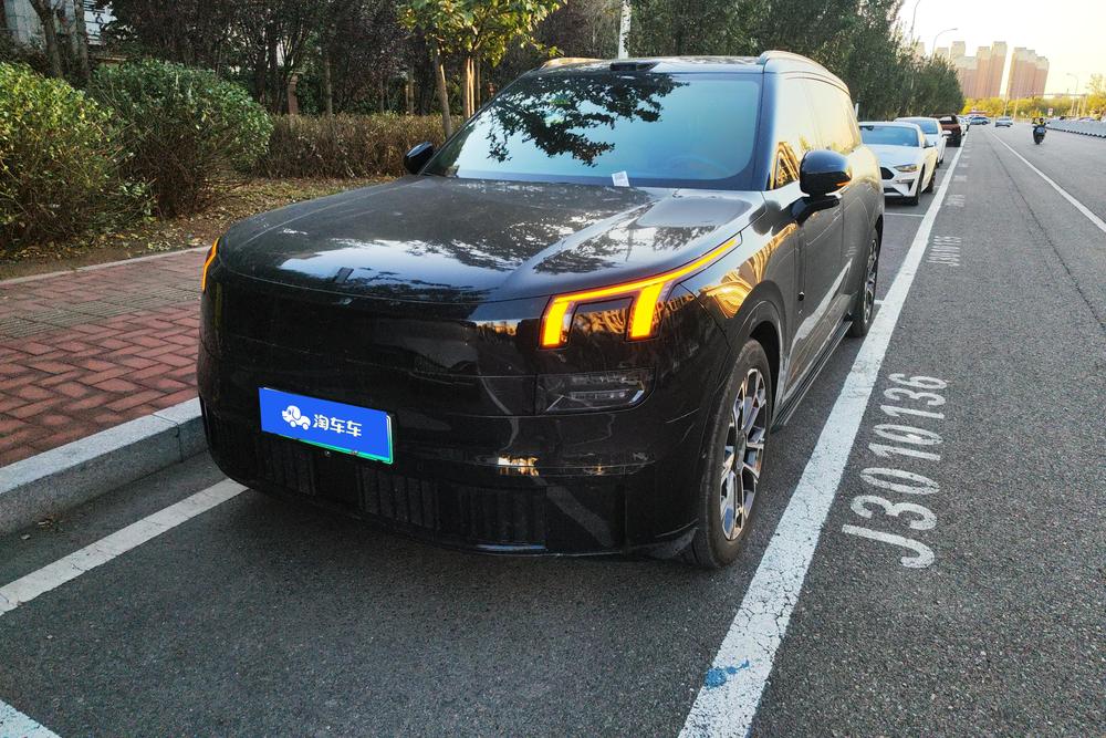 Lynk & Co Lynk & Co 900