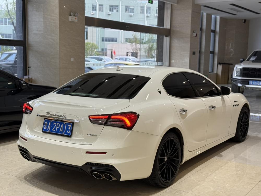 Maserati Ghibli