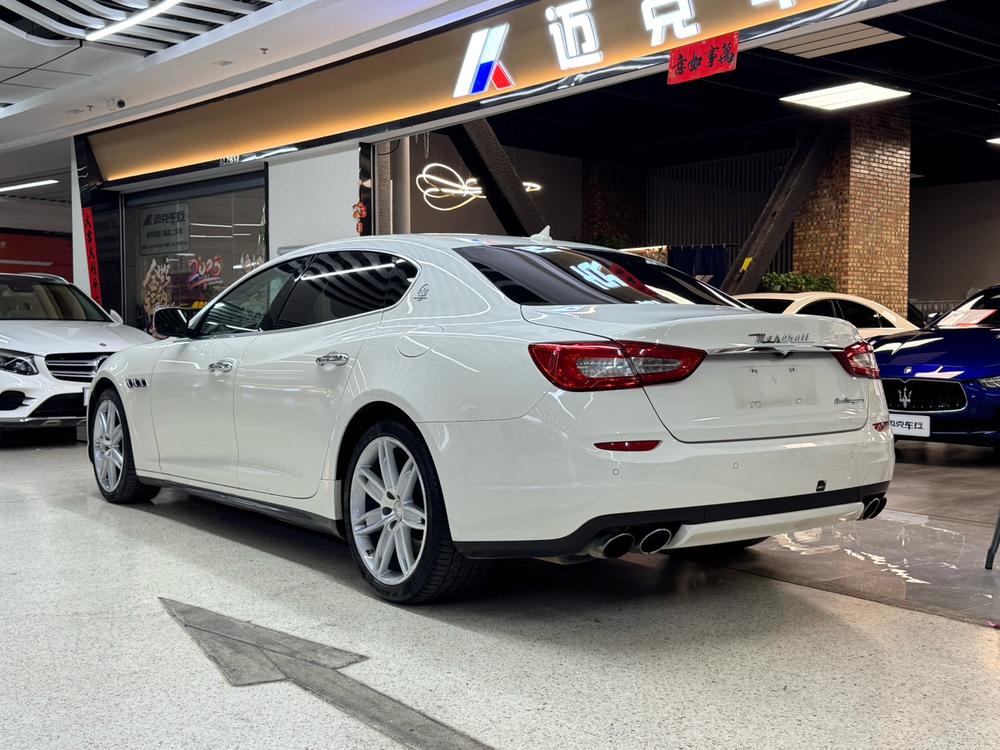 Maserati Quattroporte