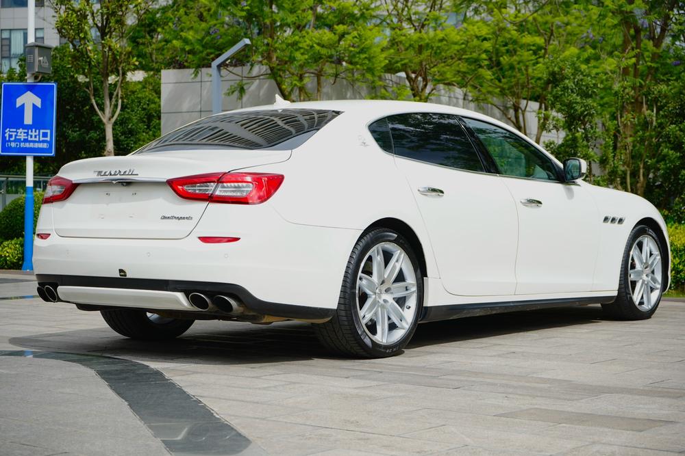 Maserati Quattroporte