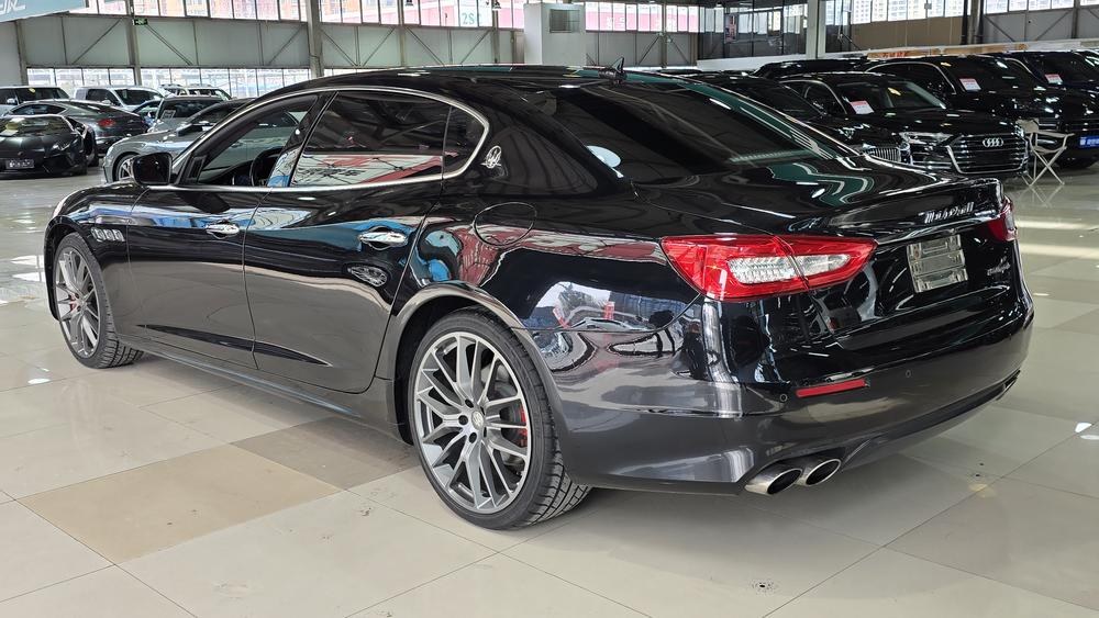 Maserati Quattroporte
