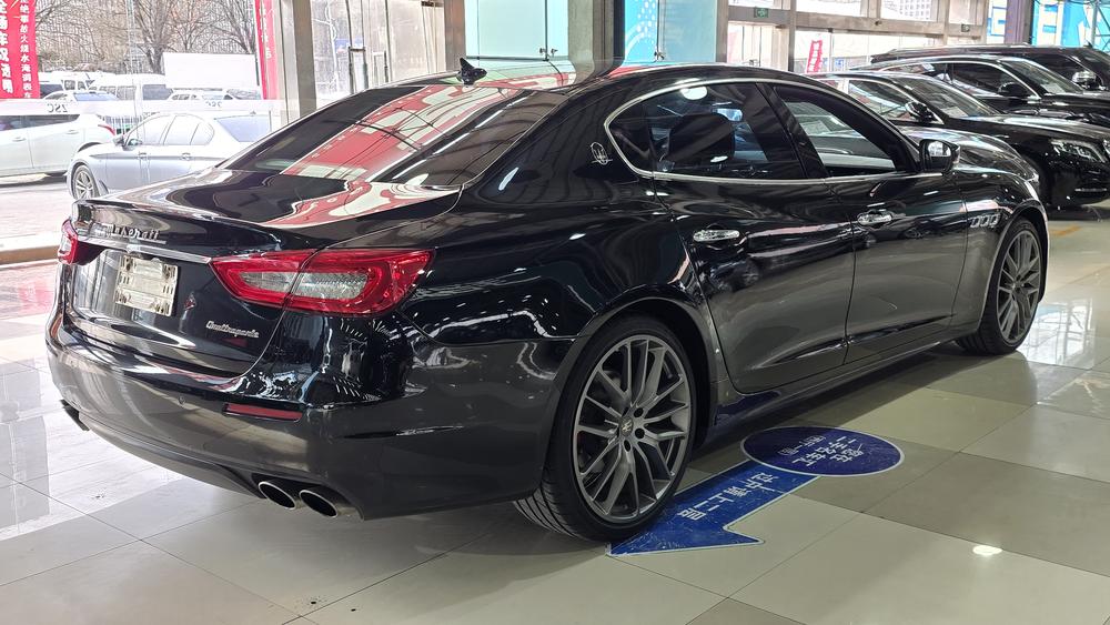 Maserati Quattroporte