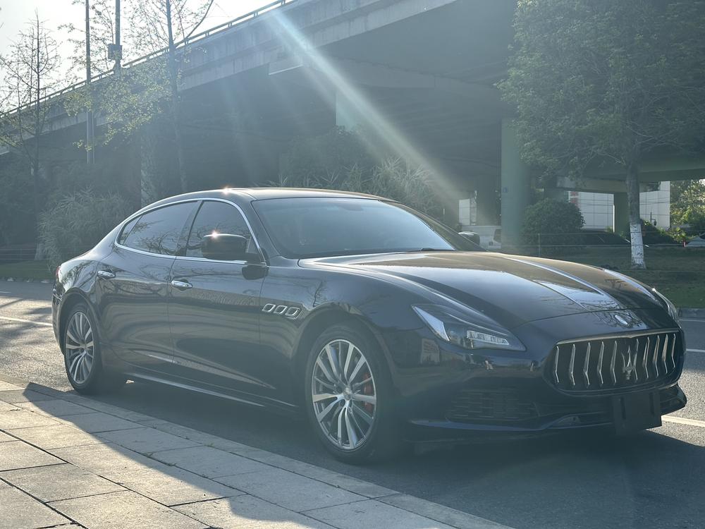 Maserati Quattroporte