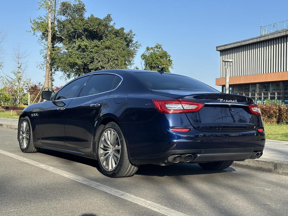 Maserati Quattroporte