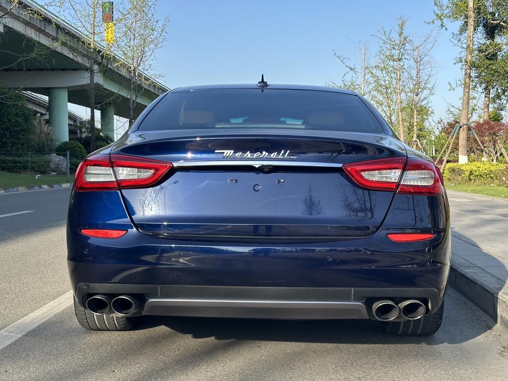 Maserati Quattroporte