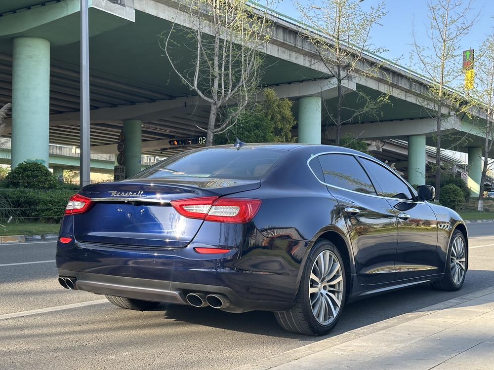 Maserati Quattroporte