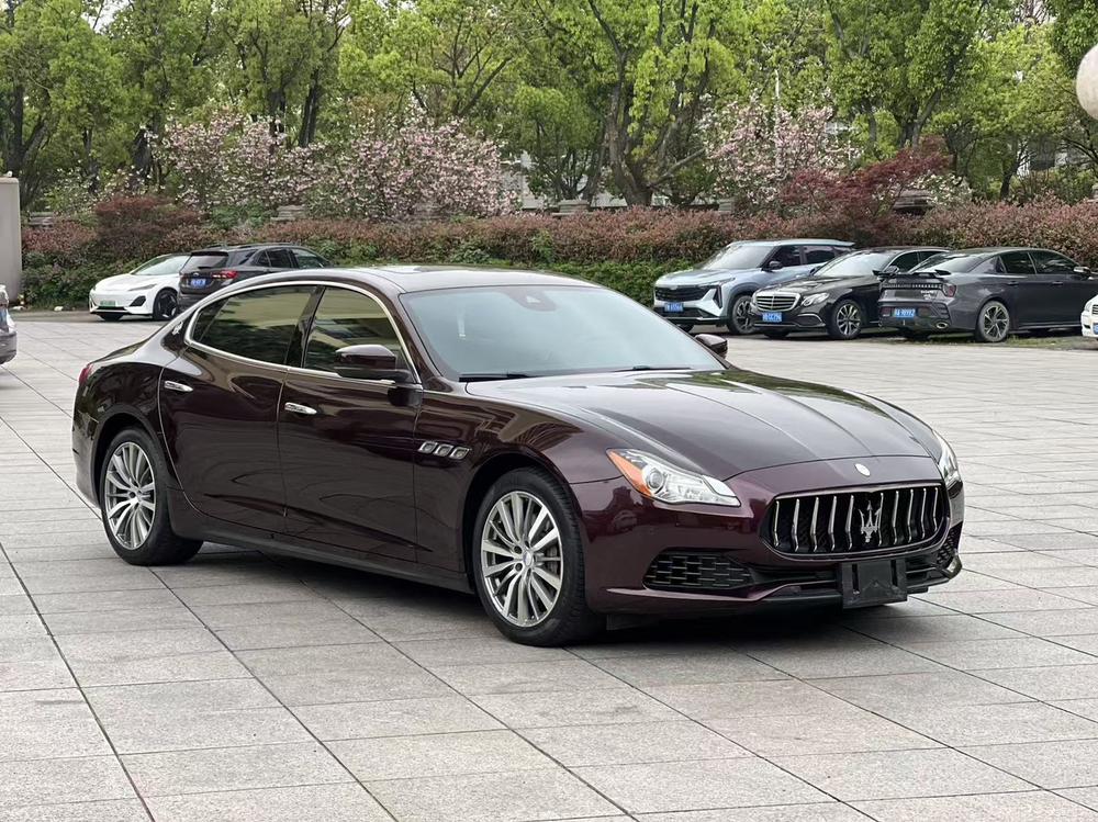 Maserati Quattroporte