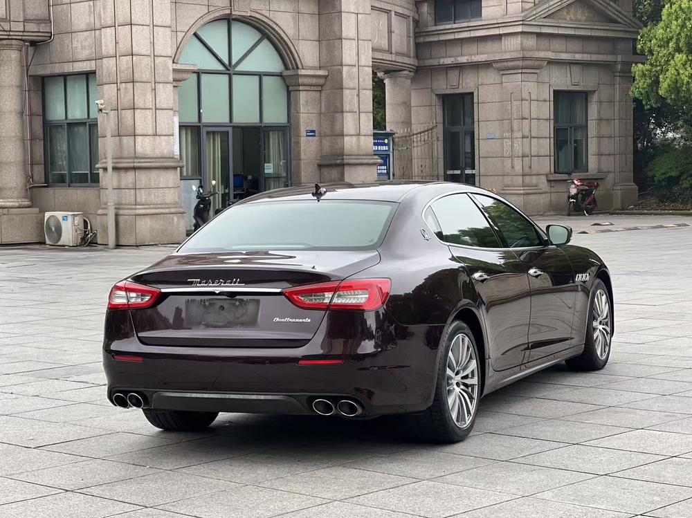 Maserati Quattroporte