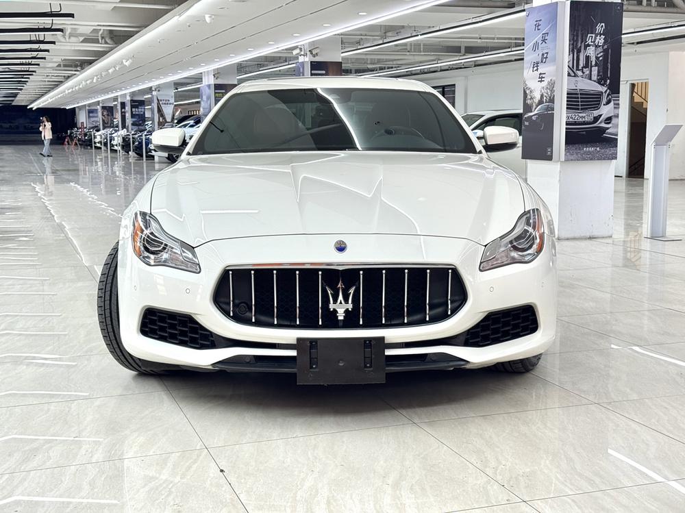 Maserati Quattroporte