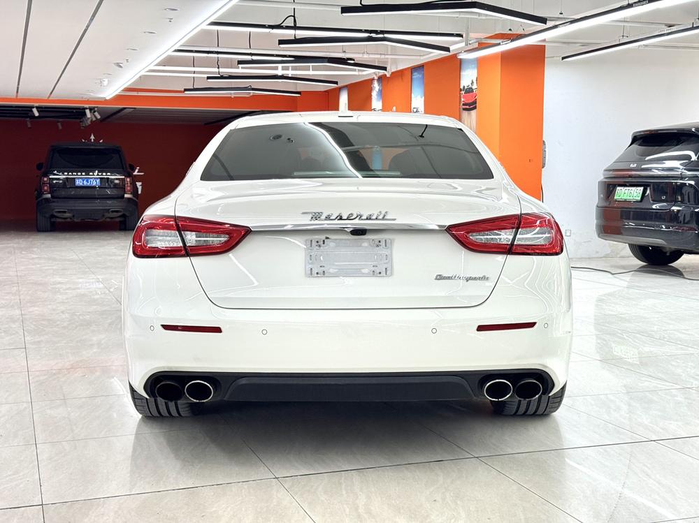 Maserati Quattroporte