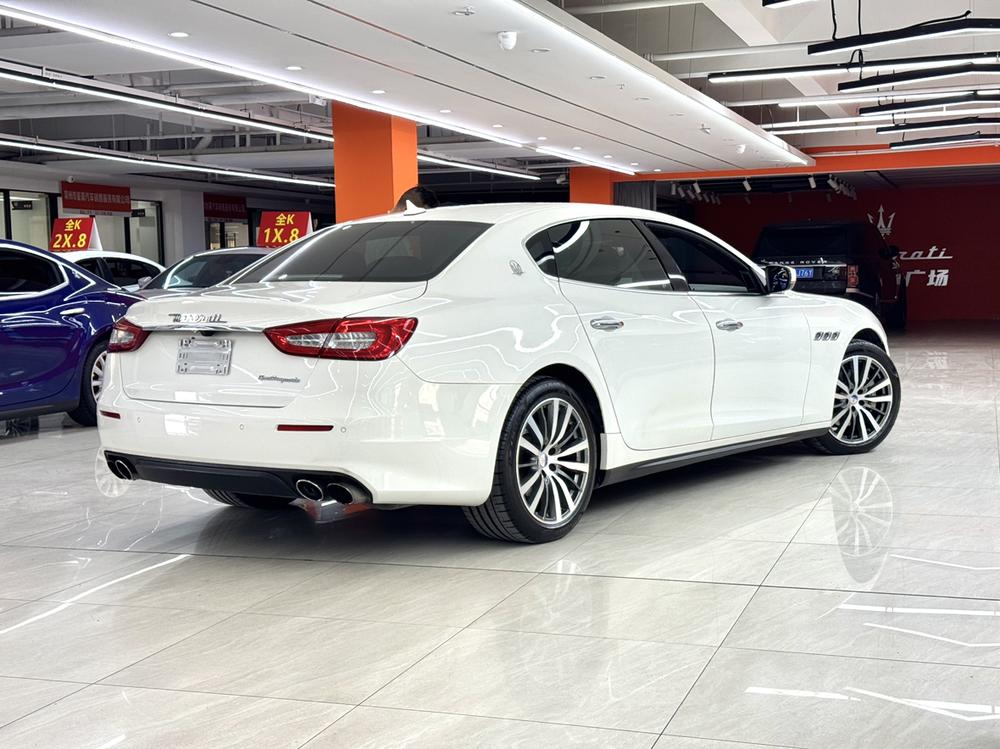 Maserati Quattroporte
