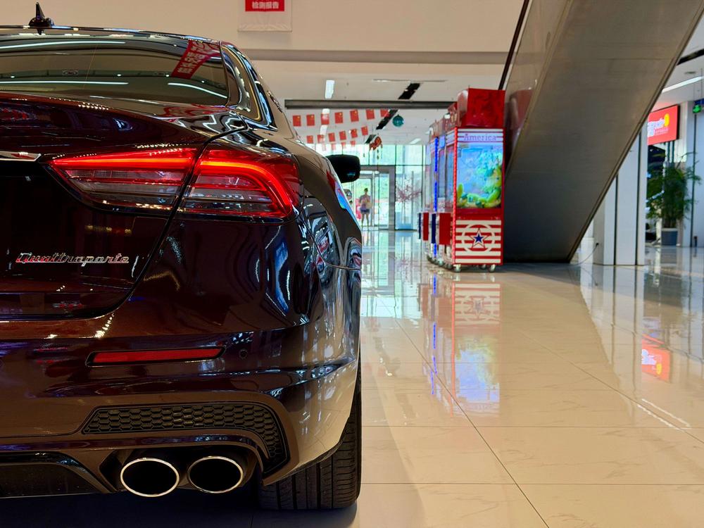 Maserati Quattroporte