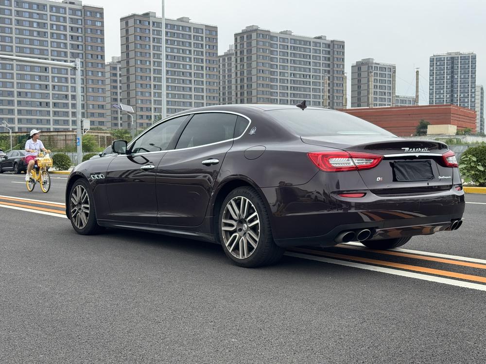 Maserati Quattroporte