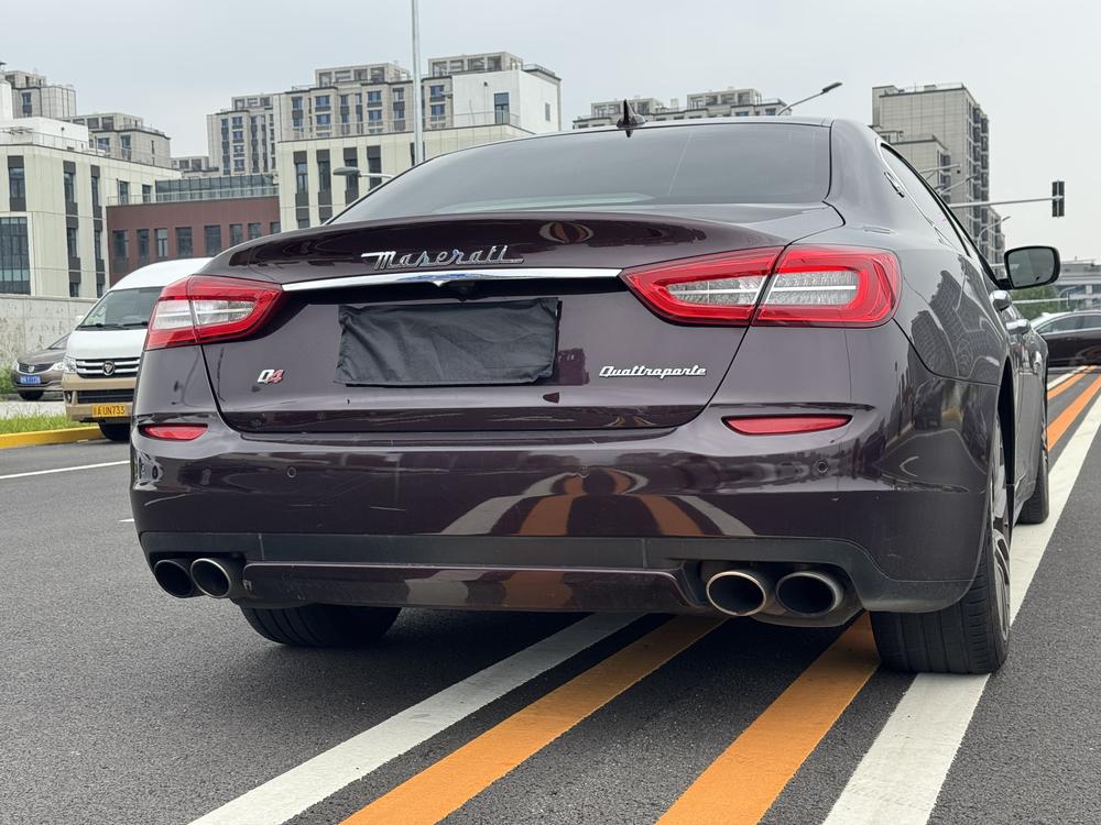 Maserati Quattroporte