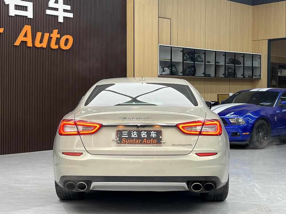 Maserati Quattroporte