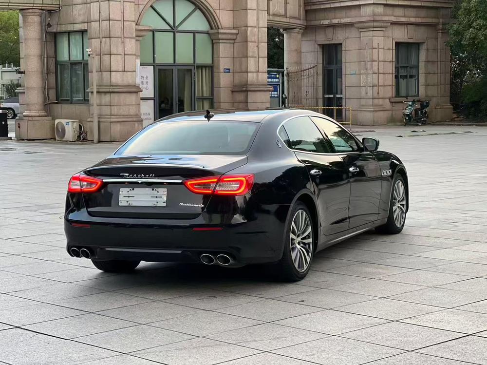 Maserati Quattroporte