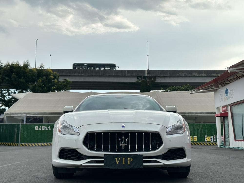 Maserati Quattroporte