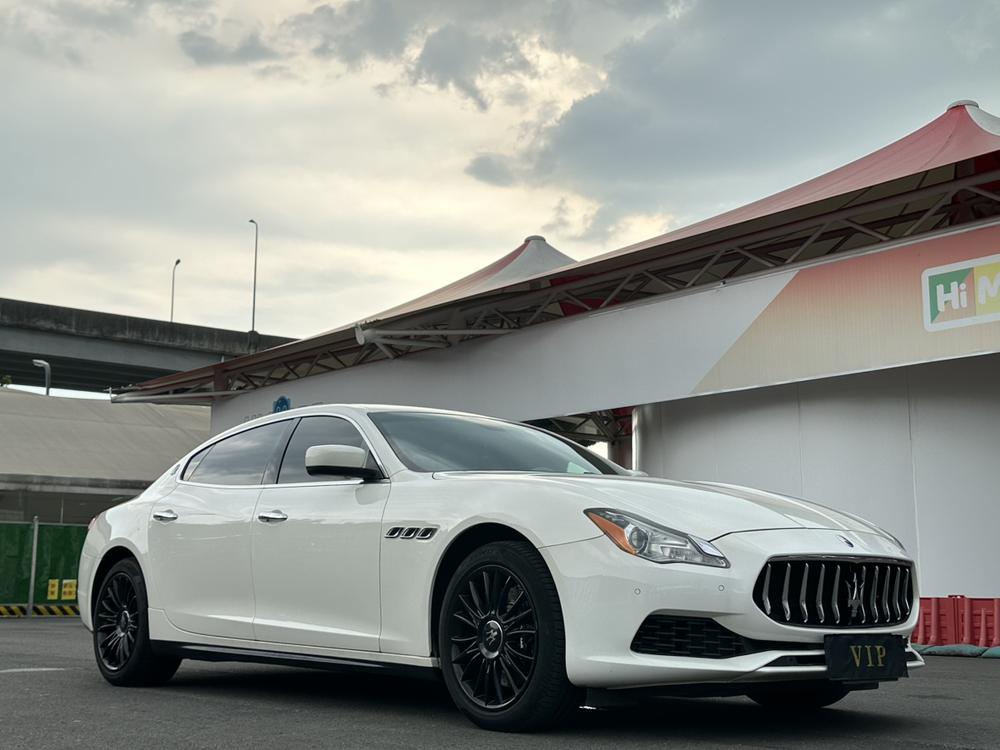 Maserati Quattroporte