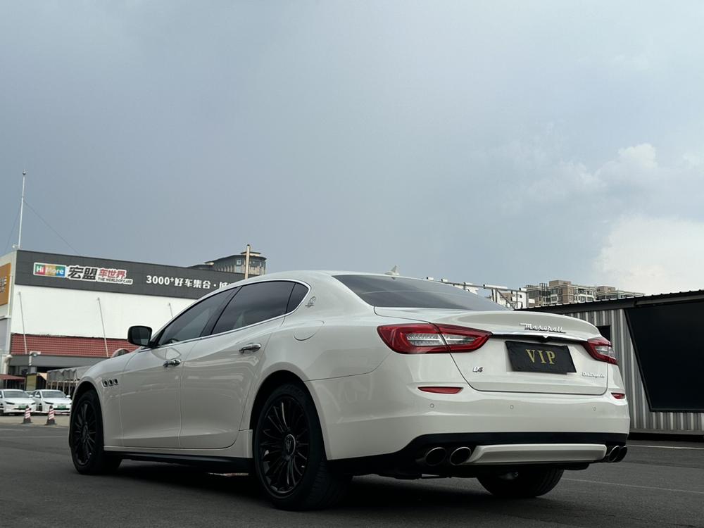Maserati Quattroporte