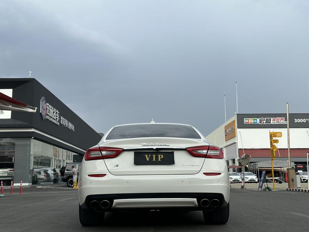 Maserati Quattroporte