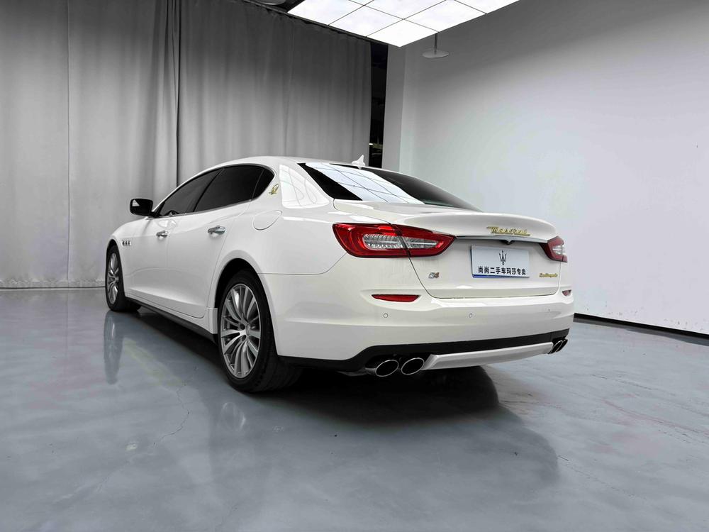 Maserati Quattroporte