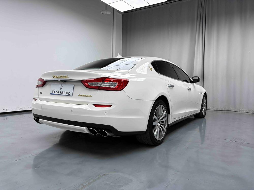 Maserati Quattroporte