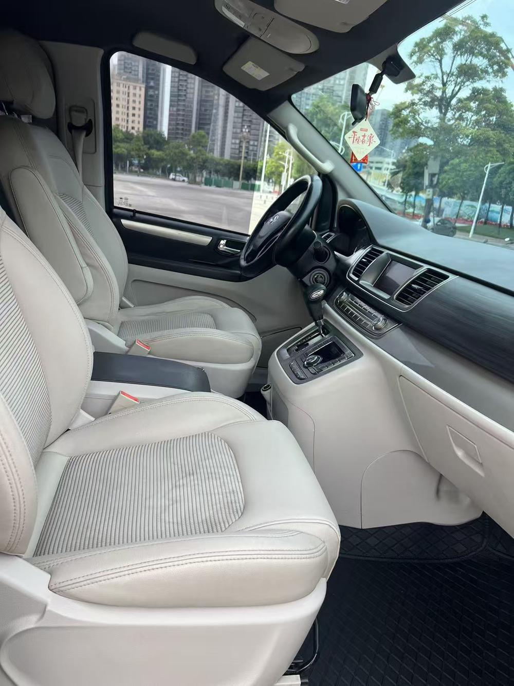 Maxus Maxus G10