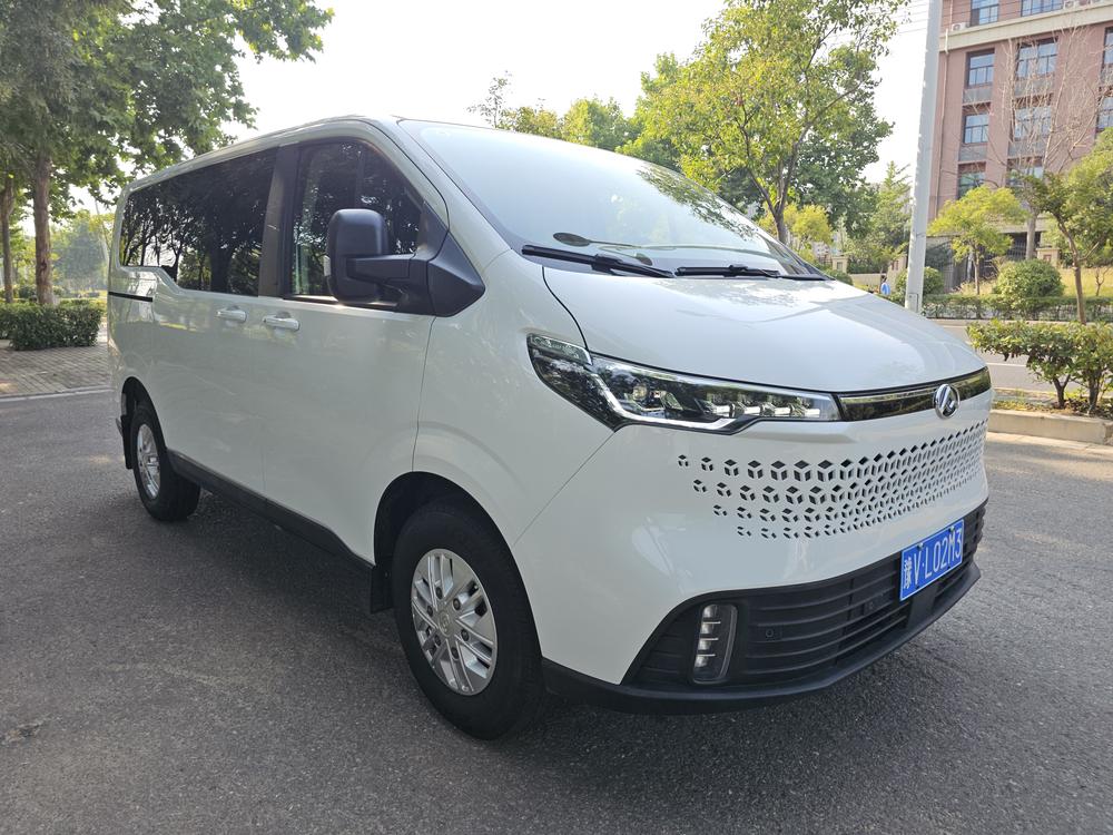 Maxus New V70