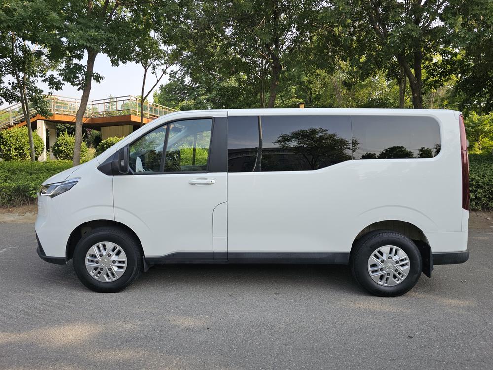 Maxus New V70