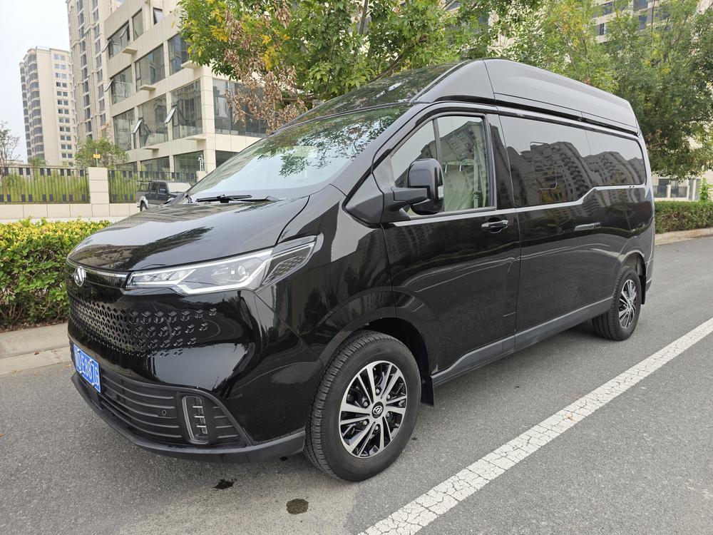 Maxus New V70